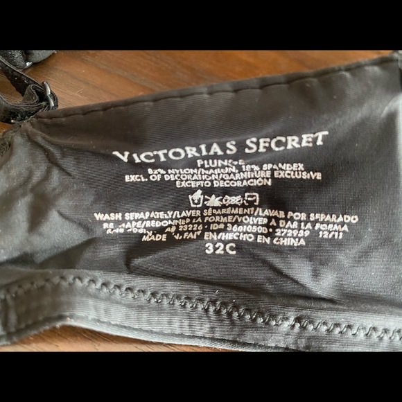 Victoria’s Secret Plunge Bra - Picture 3 of 4
